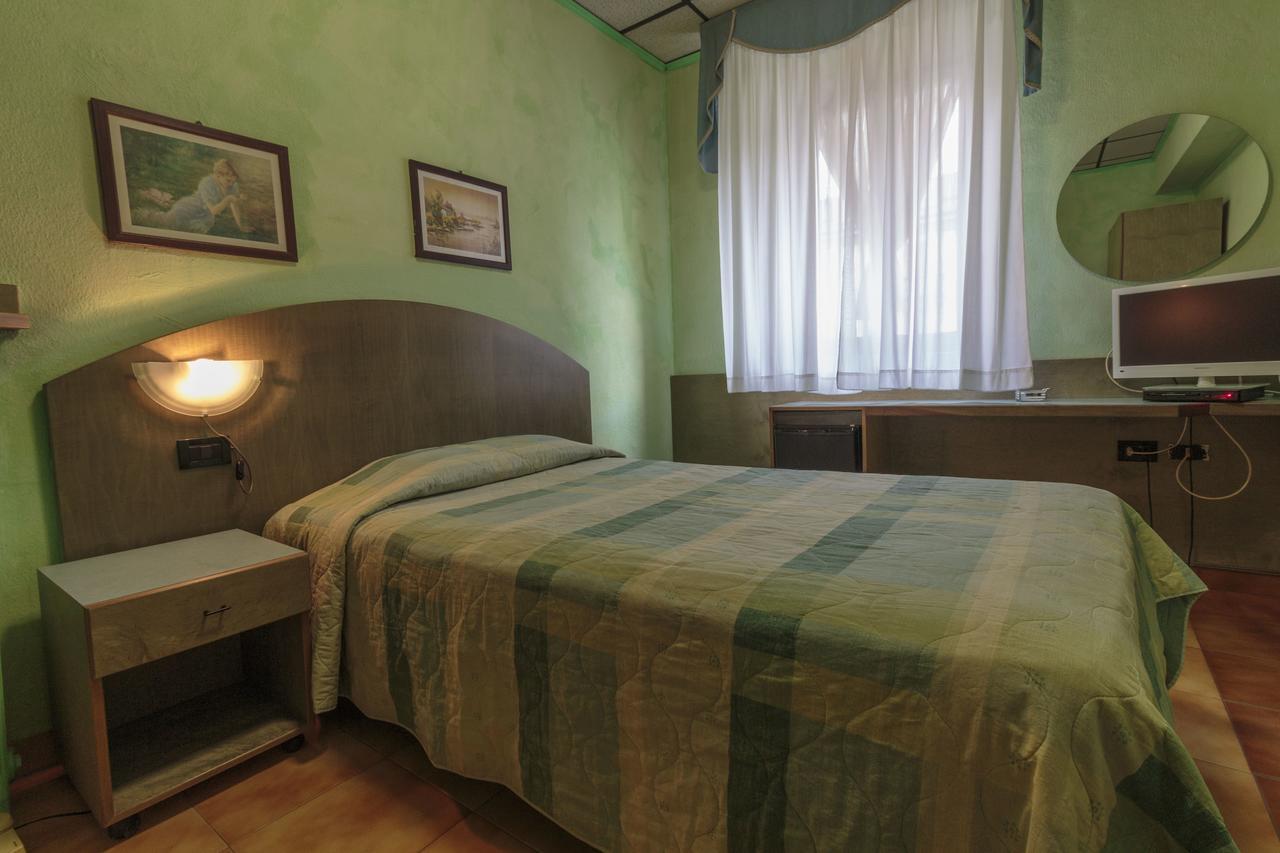 מלניאנו Hotel Il Telegrafo מראה חיצוני תמונה